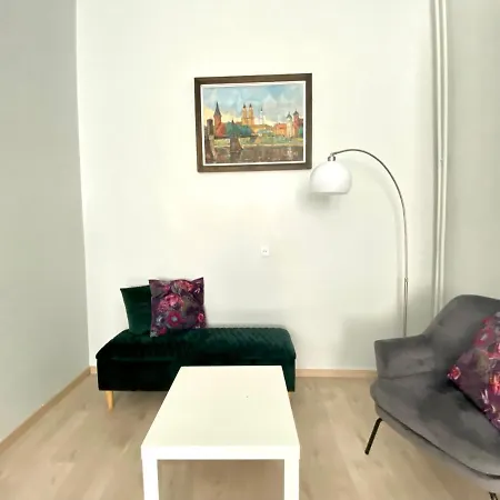 Spacious And Cozy Getaway In Oldtown-prime Kaunas