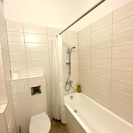 Spacious And Cozy Getaway In Oldtown-prime